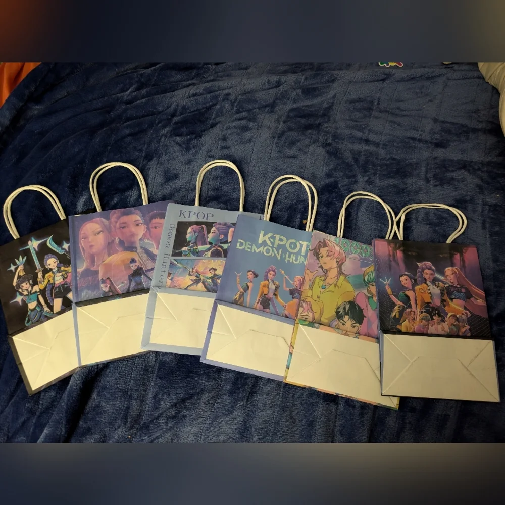 6 KPOP Demon Hunters Gift Bag Set